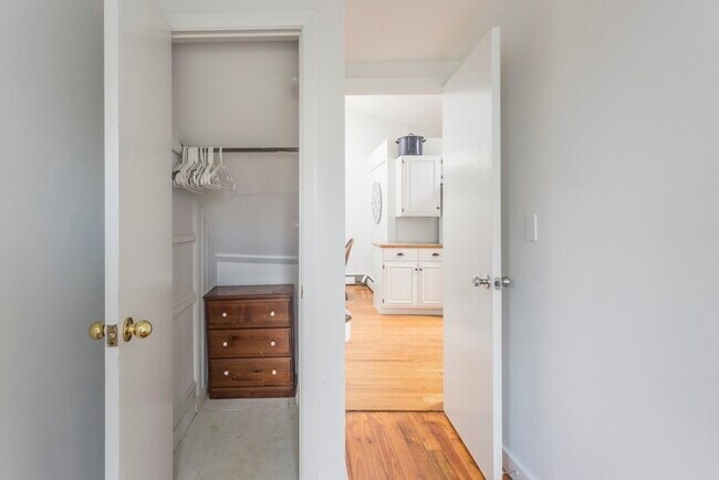 Building Photo - 43 Bayview Rd