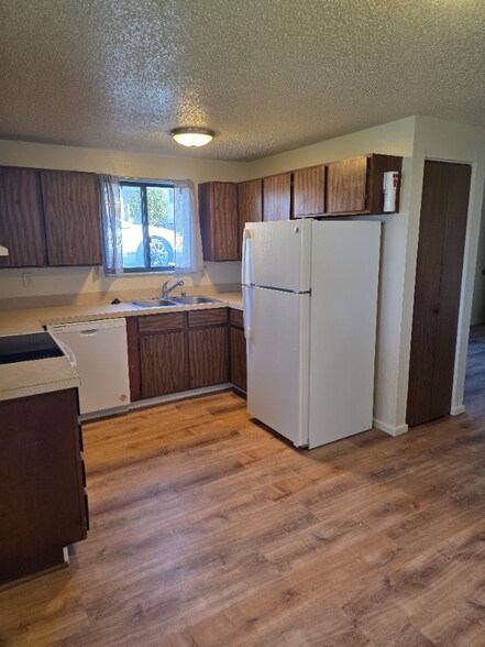 Building Photo - 840 Stone Mountain Ct