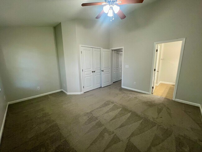 Building Photo - 832 Cupola Dr