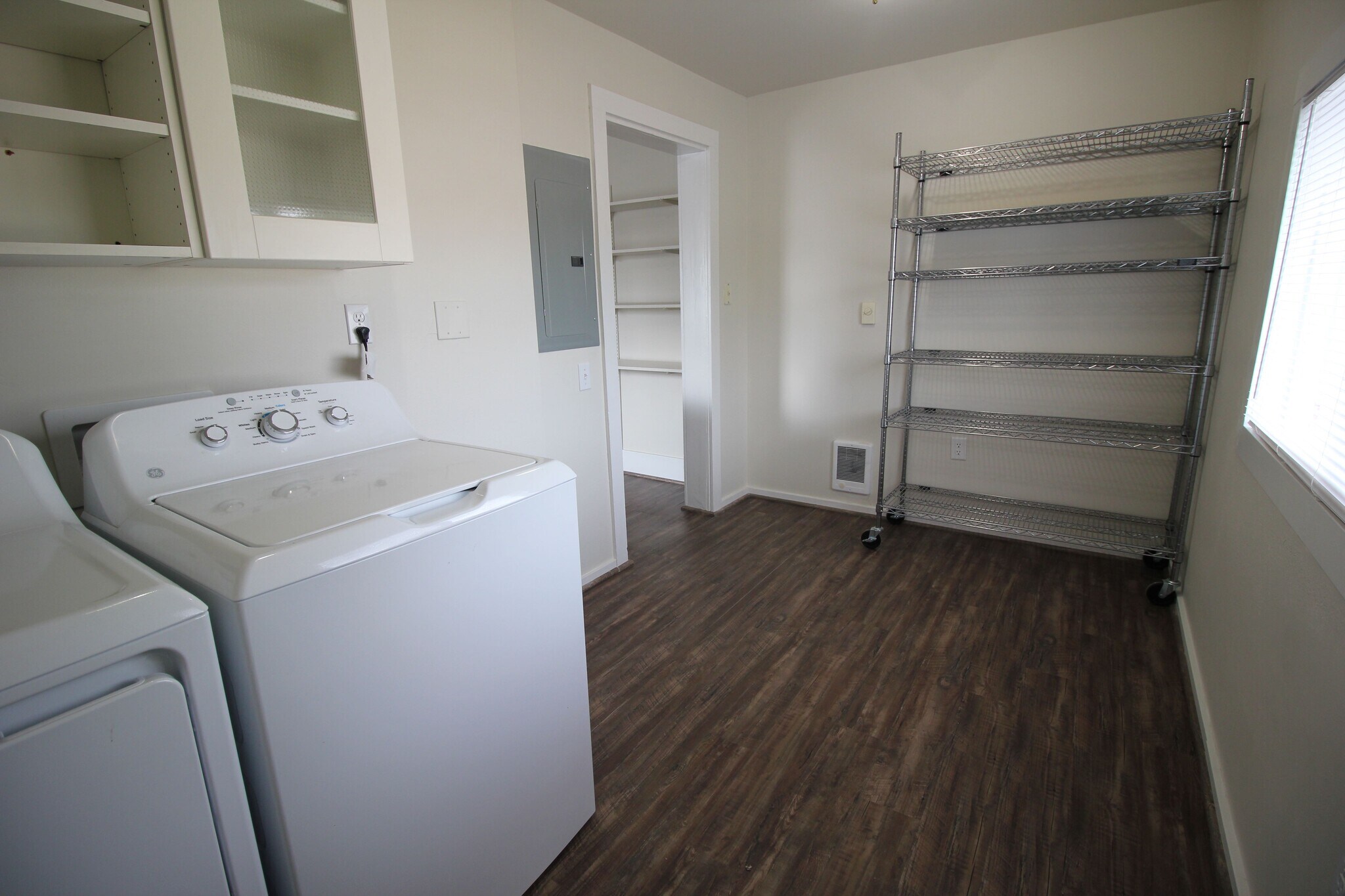 Laundry - 204 Northeast 5th Avenue
