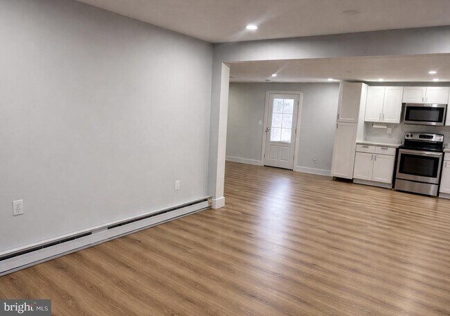 Building Photo - 504-506 Pine Hill St