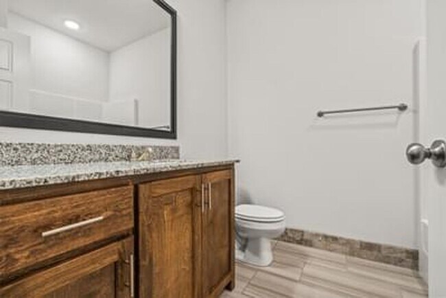 Building Photo - -Luxury Four Bedroom Property For Lease- P...
