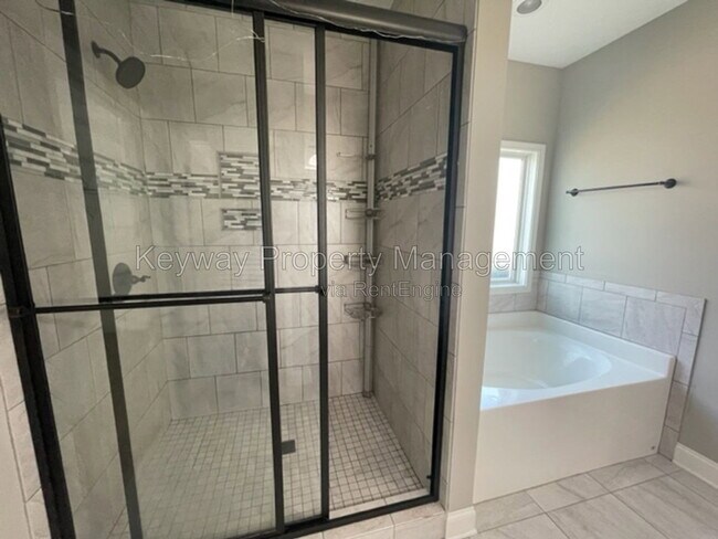 Building Photo - 3167 Lake Norman Dr