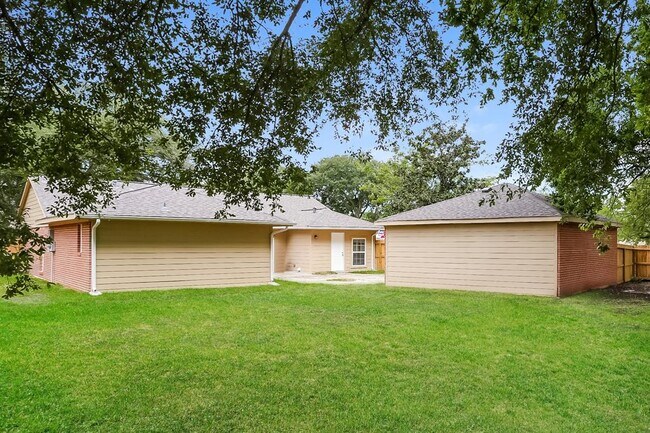Building Photo - 1703 Willow Mill Dr