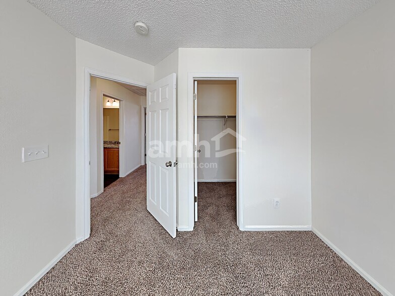 Building Photo - 411 Grey Swallow St