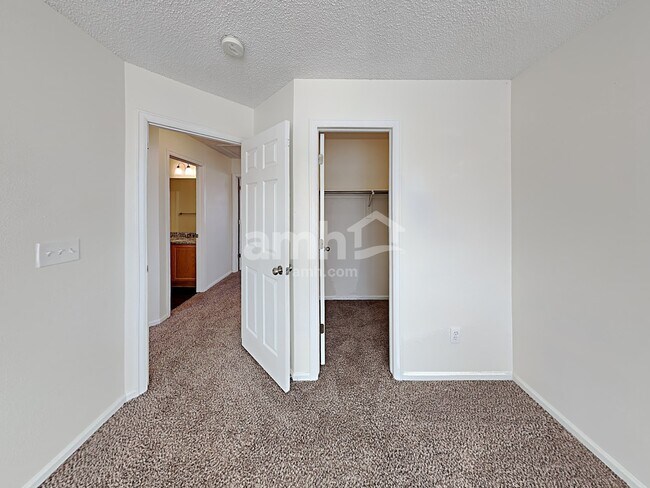 Building Photo - 411 Grey Swallow St