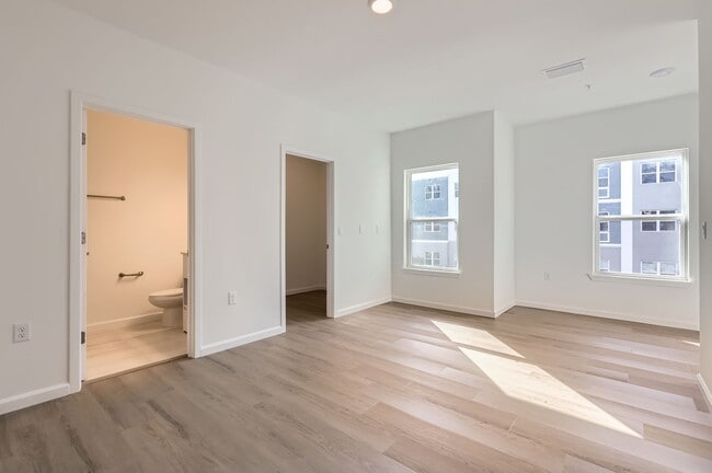 Building Photo - 1213 Southstation Pl