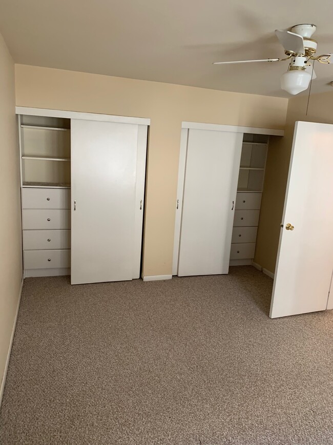 Bedroom 2 closets - 50 Elm St