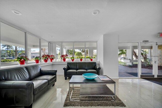 Building Photo - 555 Crandon Blvd