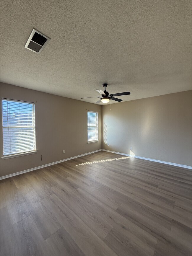 Building Photo - 2523 110th St