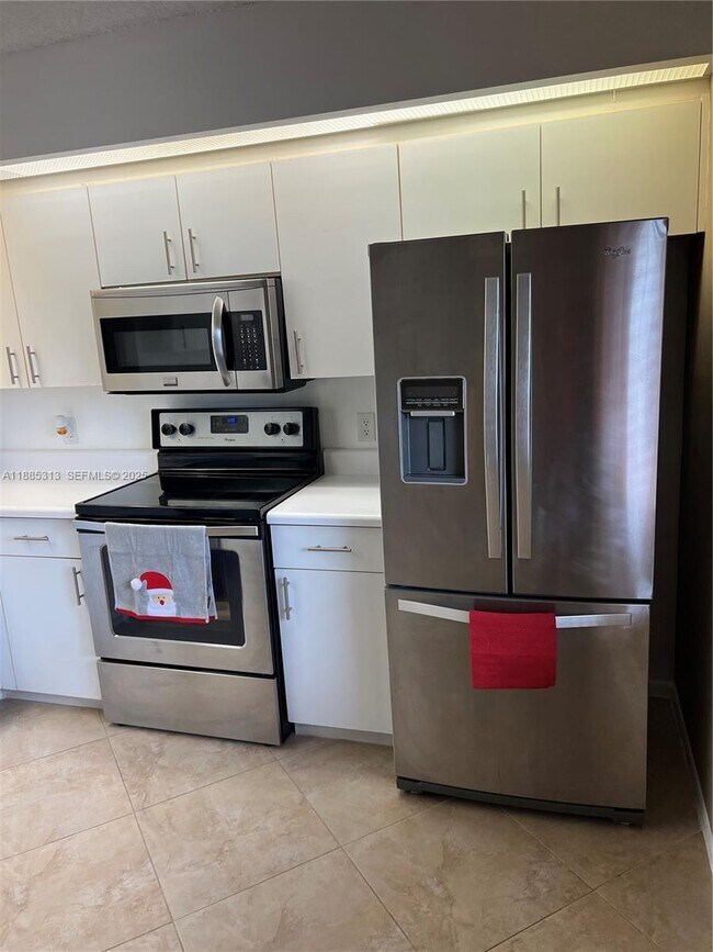 Building Photo - 12550 SW 15th St