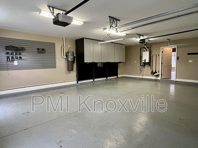 Building Photo - 4601 Ivy Rose Dr