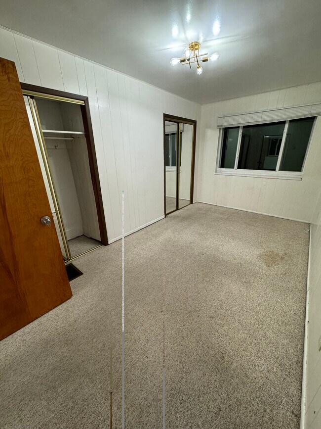 Building Photo - 8 Oakland Sq