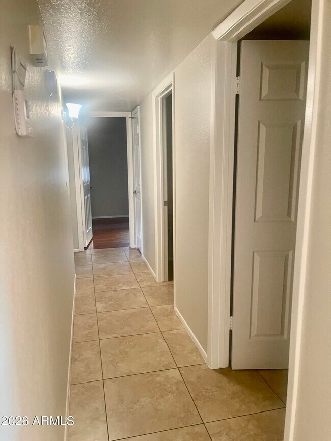 Building Photo - 508 E Angela Dr