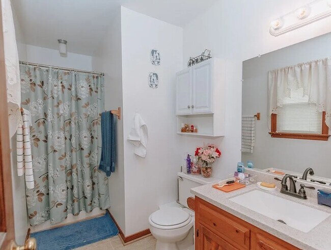 Building Photo - 6497 Brooking Ct