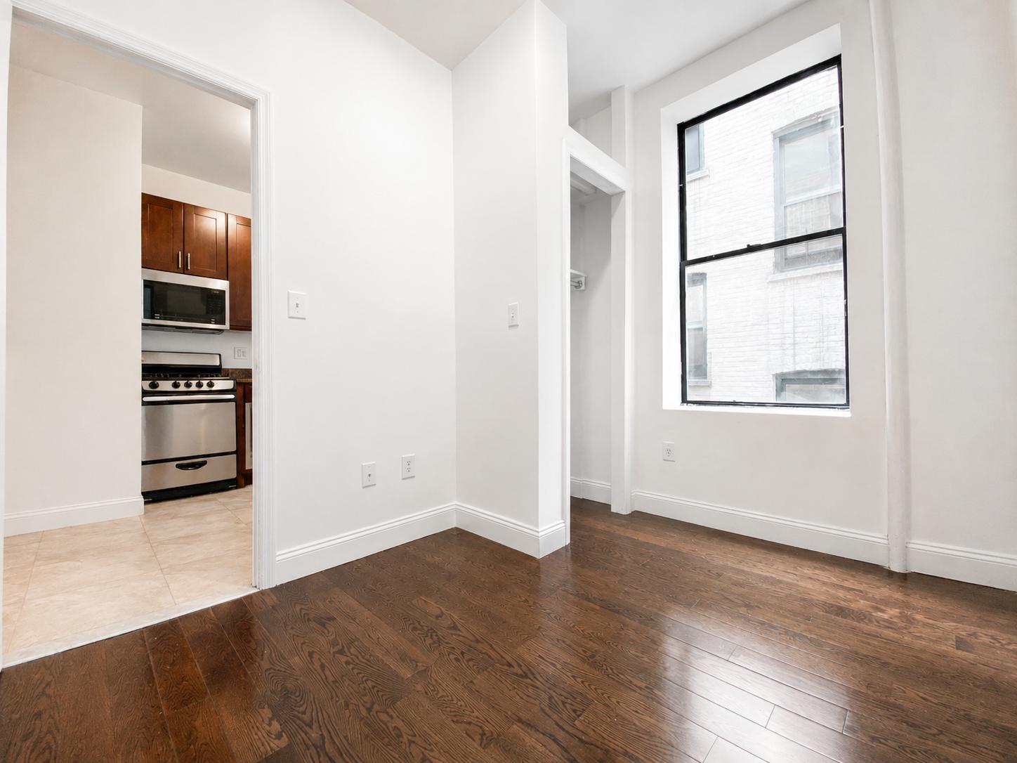 Building Photo - 529 W 151st St