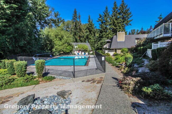 Building Photo - 9907 NE 124th St