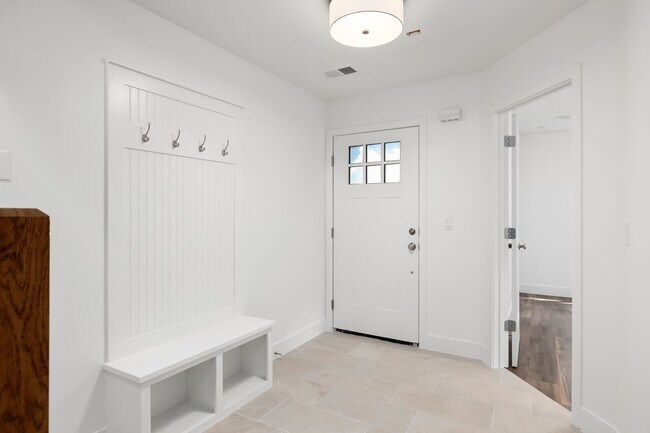 Building Photo - Main Street Townhomes