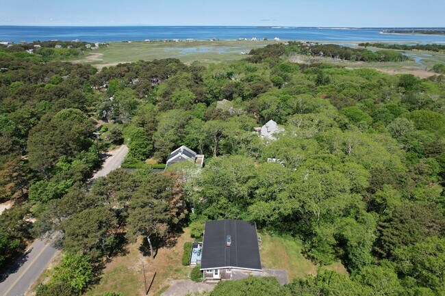 Building Photo - 510 N Sunken Meadow Rd
