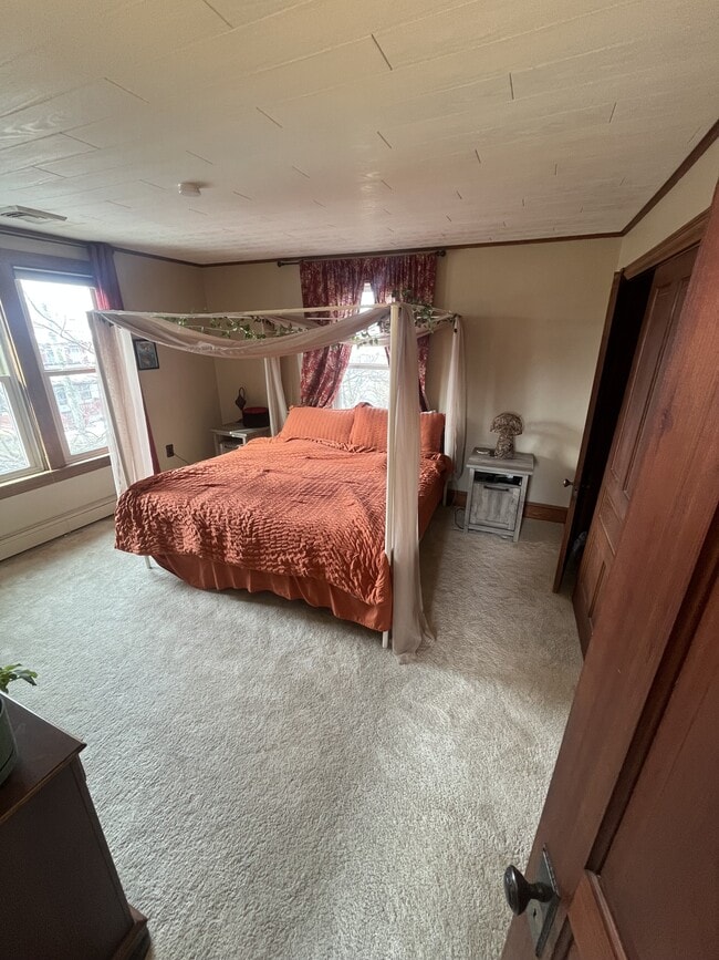 Building Photo - 4276 Division Hwy