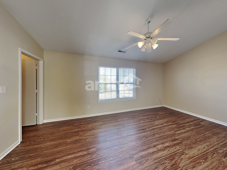 Building Photo - 7214 Dublin Ln