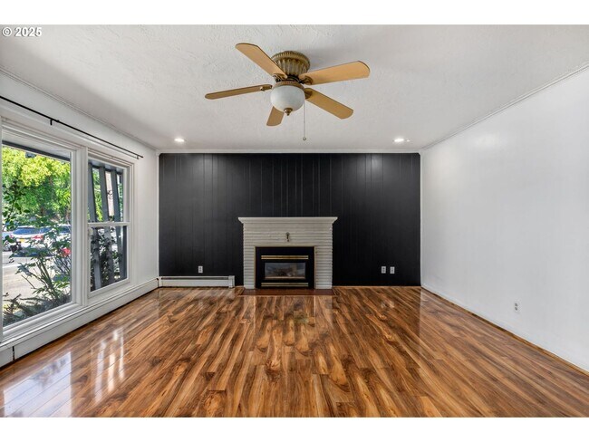 Building Photo - Classic Hillsboro Home with Two Spacious B...