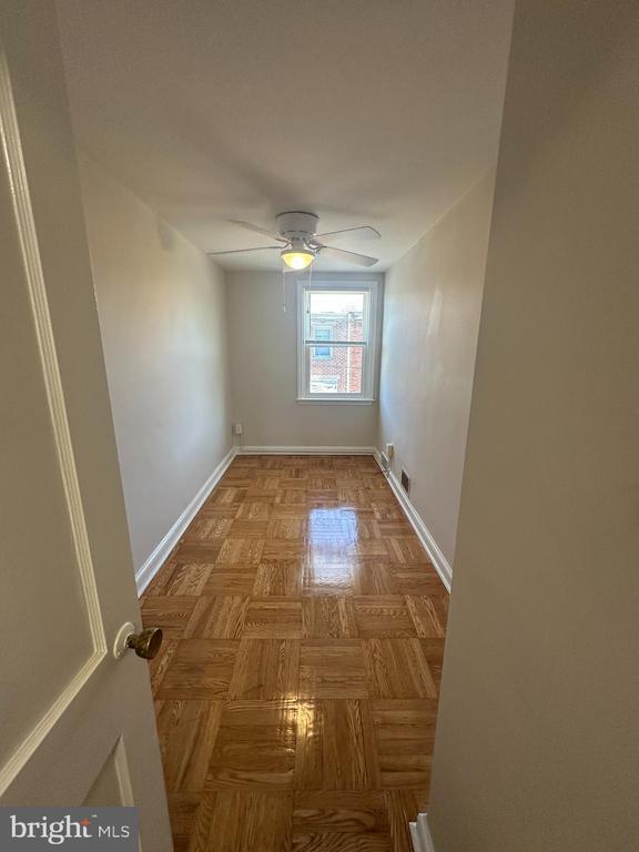 Building Photo - 2204 Lynn Blvd