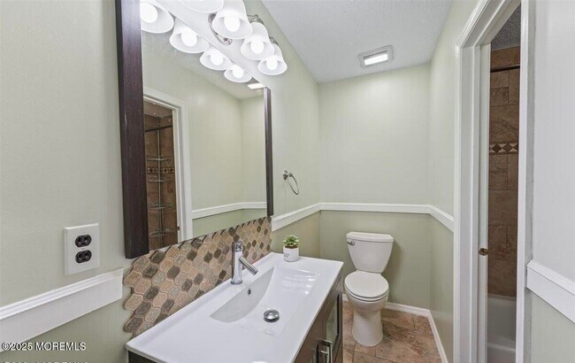 Building Photo - 19 Augusta Ct