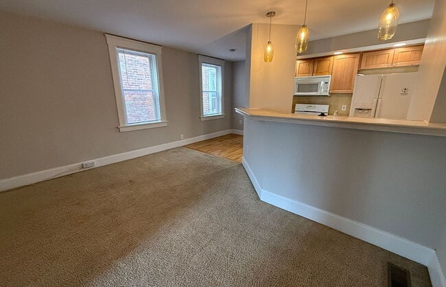 Building Photo - 3251 Bishop St