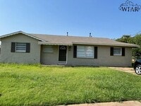 Building Photo - 2803 Roanoke Dr