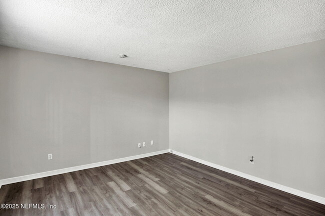 Building Photo - 473 Bentwood Ln