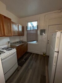 Building Photo - 292X Parkwood Ave