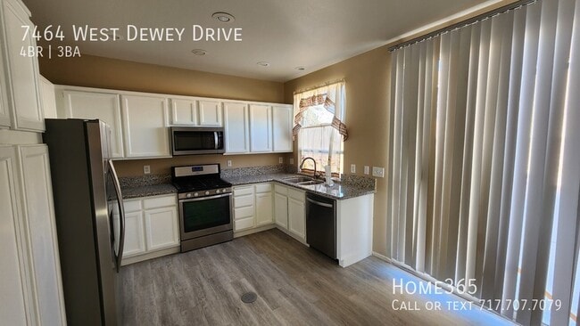 Building Photo - Stunning 4 bedroom, 2.5 bathroom home in L...