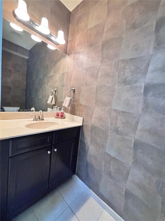 Building Photo - 8895 NW 99th Ct