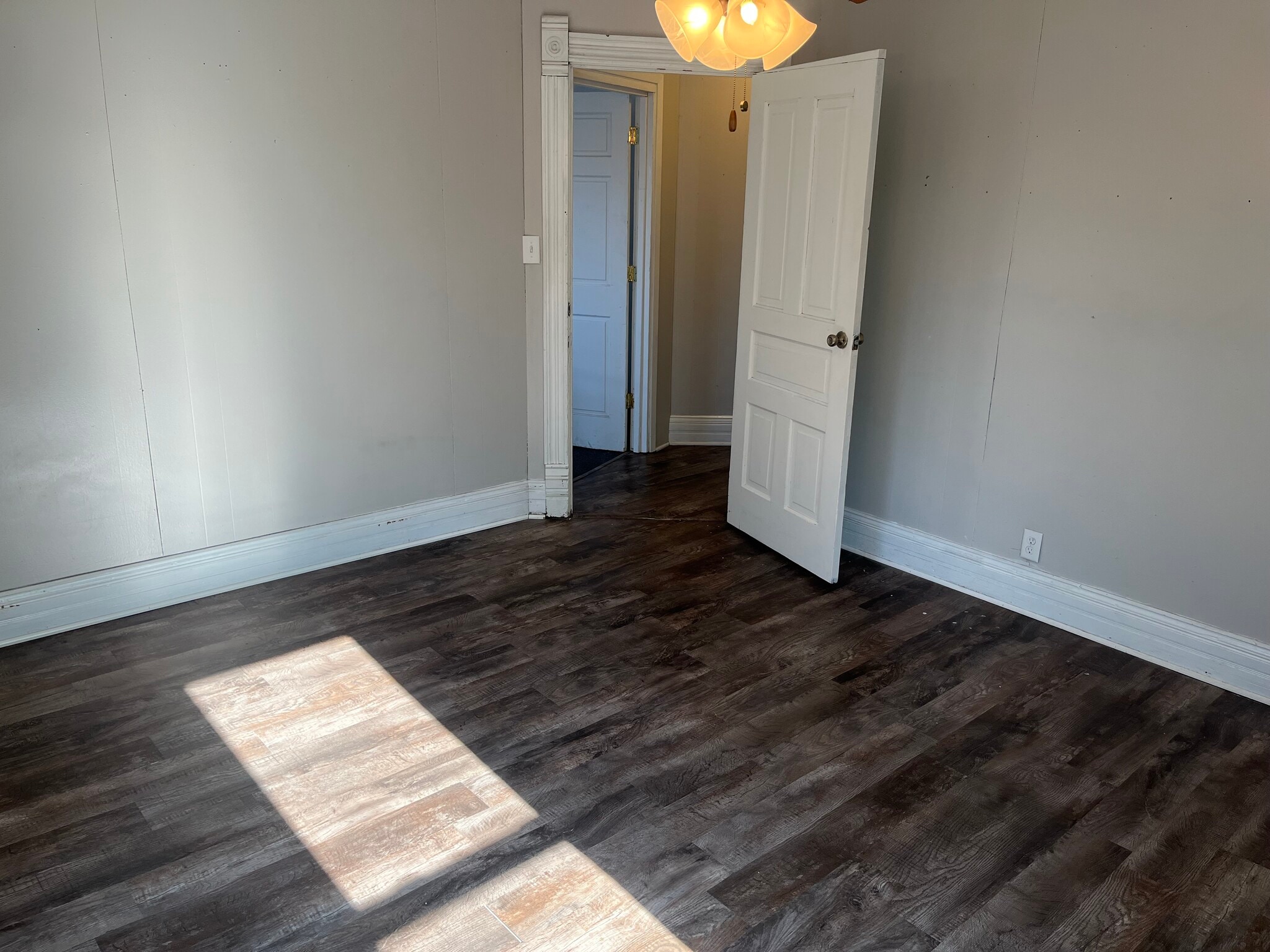 Bedroom - 206 S Monroe St