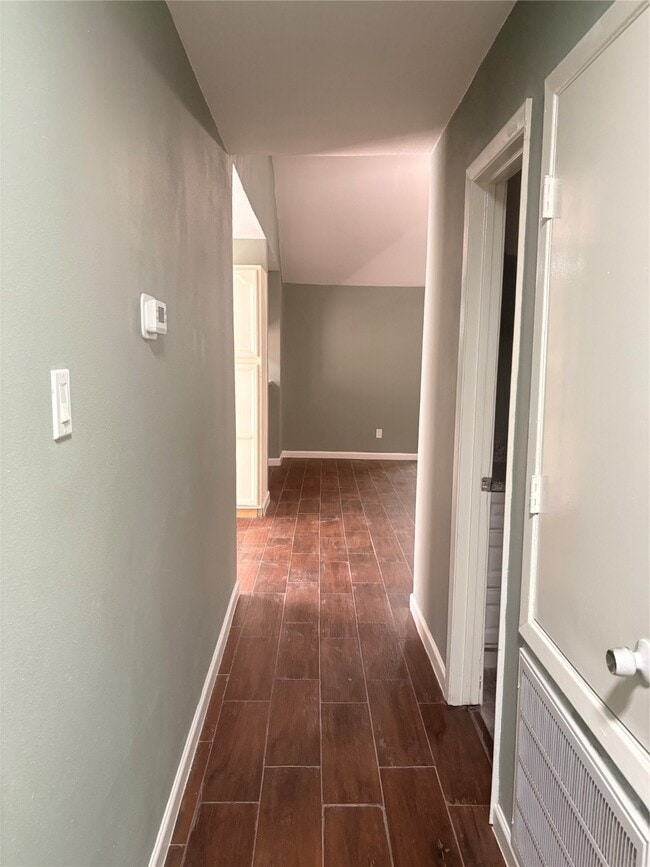 Building Photo - 11105 Pender Ln