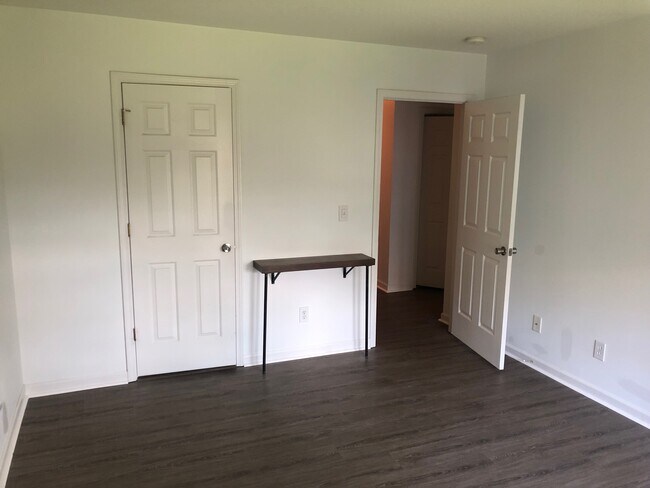 Master bedroom - 24 Douglas Fir Ave