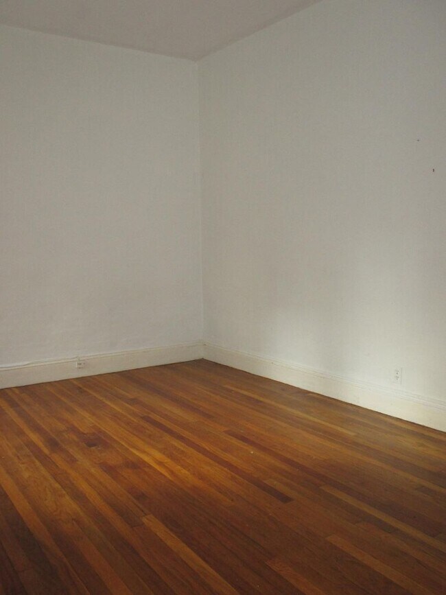 Building Photo - No brokers Fee, No Security Deposit, Heat, Hot Water Included, Steps from the T Stop