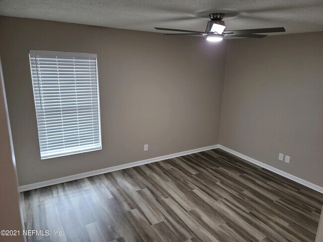 Building Photo - 5553 Greatpine Ln S