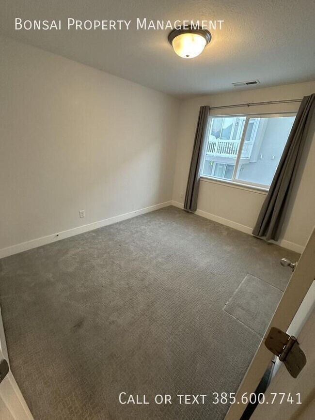 Building Photo - 4343 W Hemsley Ln