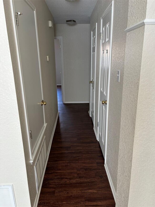 Building Photo - 1403 Haley Gray Dr