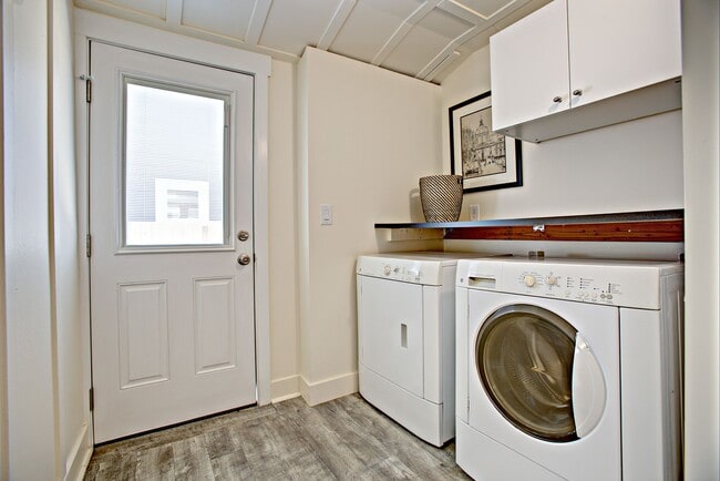 Building Photo - 6029 SE 48th Ave