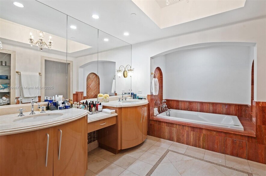 Building Photo - 17875 Collins Ave