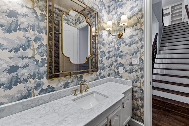 Building Photo - 4318 University Blvd