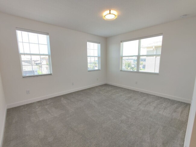 Building Photo - 32792 Tree of Life Ave