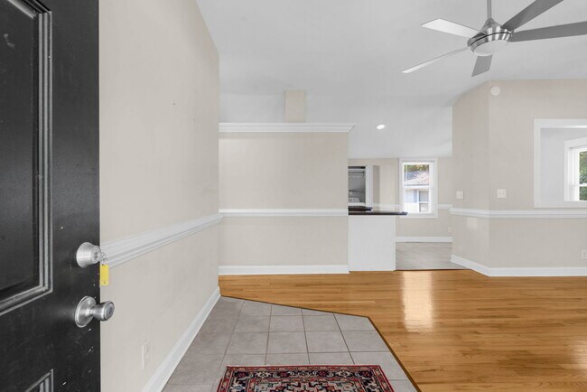 Building Photo - 2217 Doris Dr