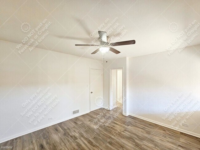 Building Photo - 2 br, 1 bath Duplex - 4300 S Acoma St