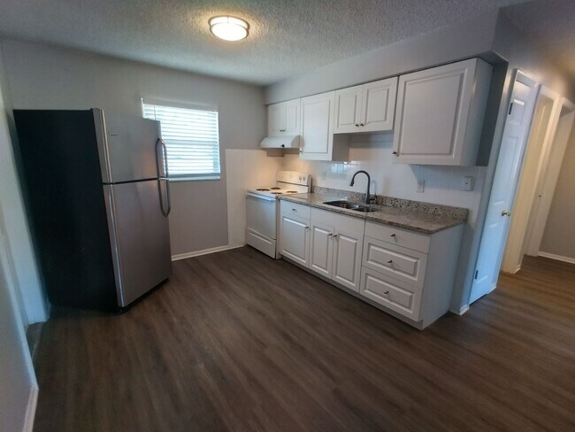 Building Photo - 1141 San Christopher Dr