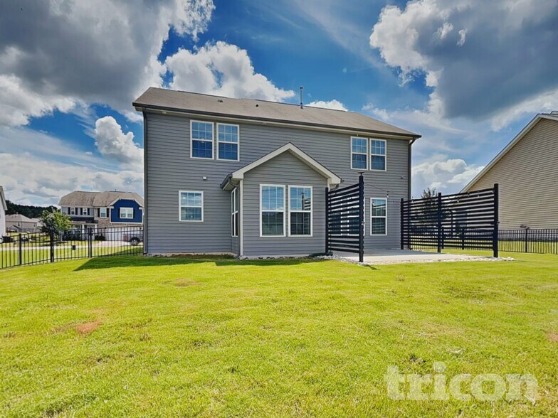 Building Photo - 140 Ashberry Ln