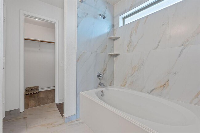 Building Photo - 3508 Breckenridge Dr